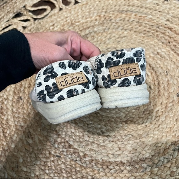 Hey Dude Lot Wendy Leopard Print, Cow Print Flats Size Y2 L3 - Picture 4 of 8